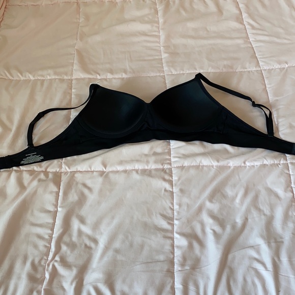 No boundaries black wireless bra, new with tag - Picture 4 of 4